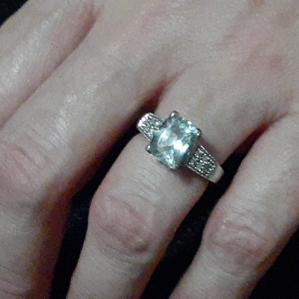 Cushion cut aquamarine ring